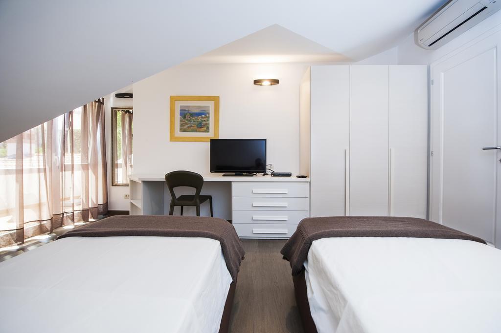 Corte Dei Merli Suite & Room 로비니 객실 사진